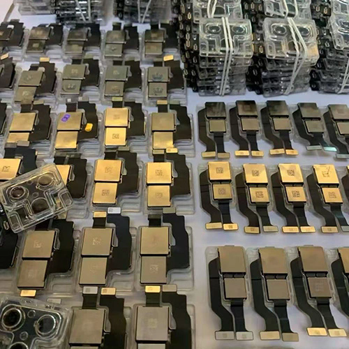 Cad é an luach a bhaineann le ceannach ceamara a úsáidtear?