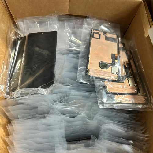 An fiú aon rud a dhéanamh ar do shean scáileán LCD?