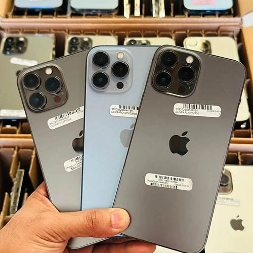 Cúiseanna le luaineachtaí sa phraghas ceannaigh ar ais iPhones a úsáidtear