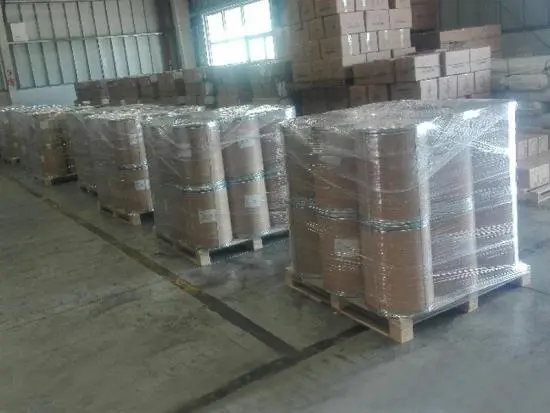 Conas is féidir le cláir aischeannaigh leictreonaice r-dhramhaíl a dhéanamh ina mbuaiteachtaí comhshaoil?