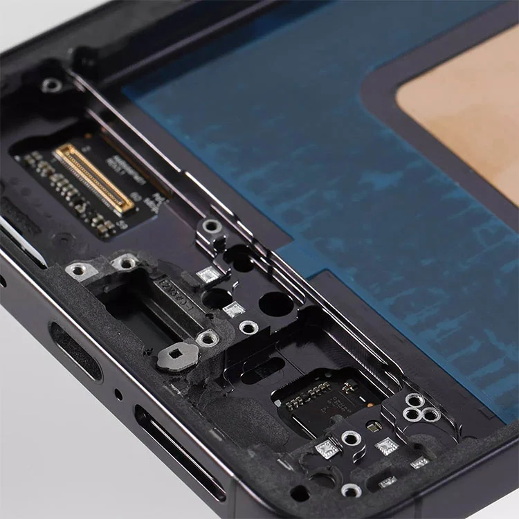 Scáileáin S24 Plus LCD